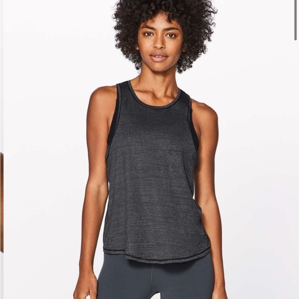 Lululemon twist and reach tank top colorway heathered black size 6